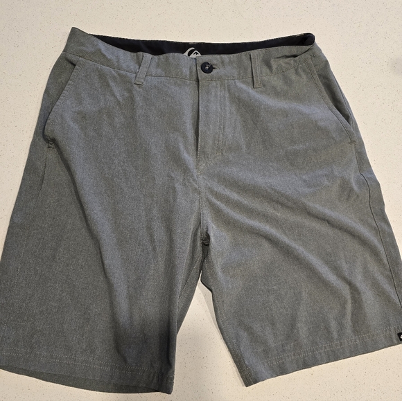 Men's Quiksilver hybrid shorts - Picture 1 of 3